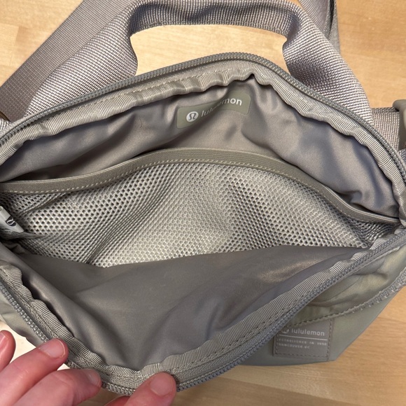 Lululemon All Day Essentials Belt Bag 2.5L 2.5 L Linen / White opal purse handle - Picture 7 of 9